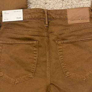 Attention Tall Slim Guys! 😁 AEO Size 30x36 Tobacco color. Next Level Flex.